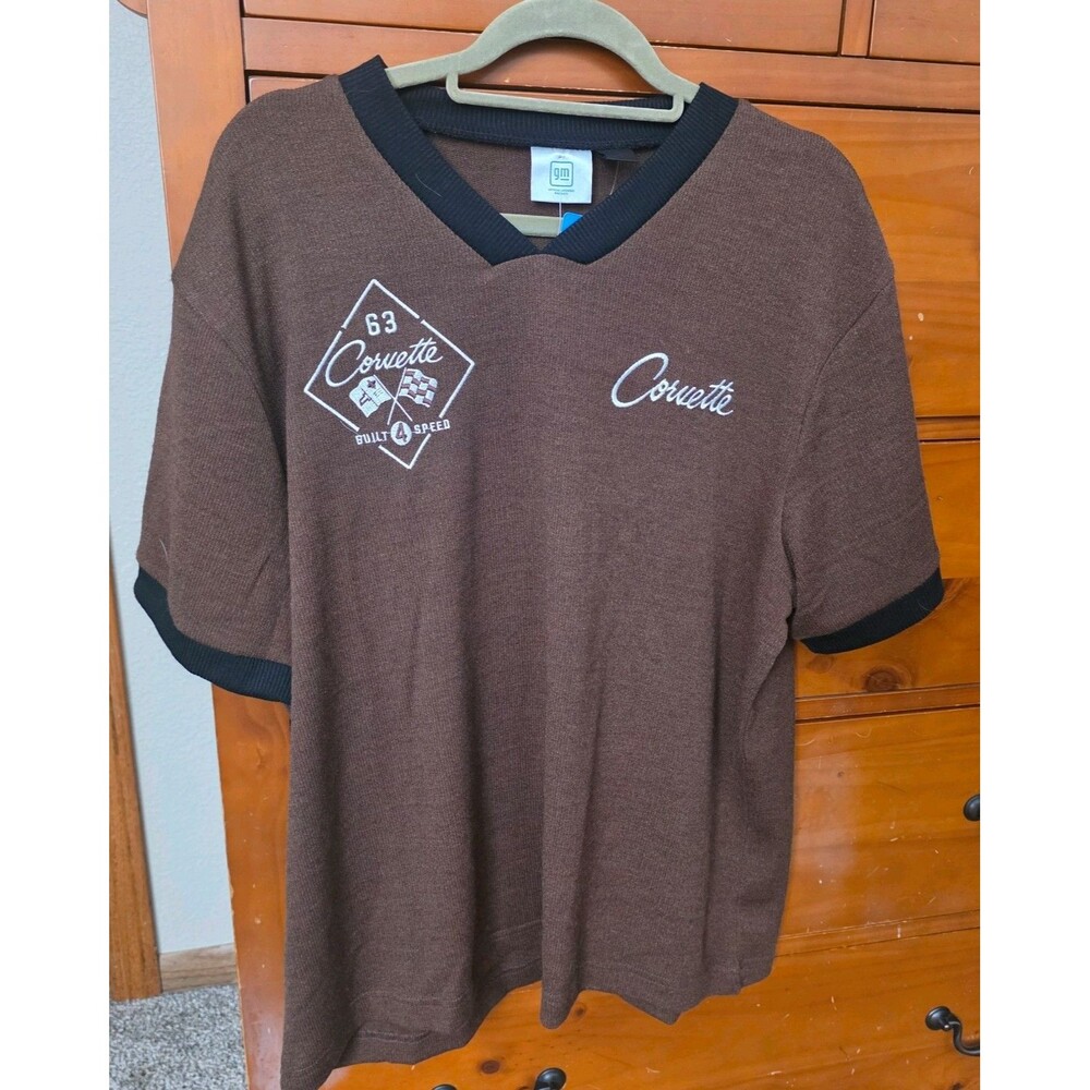 NWT GM Corvette V-Neck Shirt Size Large Brown  1963 Retro Classic Cars